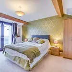 Nyaraló Carter Ground Barn, Broughton, District