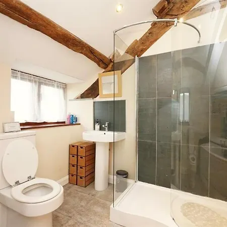 Carter Ground Barn, Broughton, District