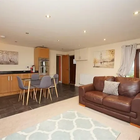 Carter Ground Barn, Broughton, District *