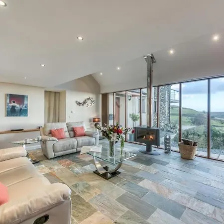 Carter Ground Barn, Broughton, District