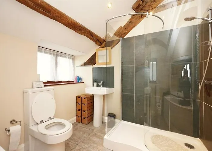 Carter Ground Barn, Broughton, District