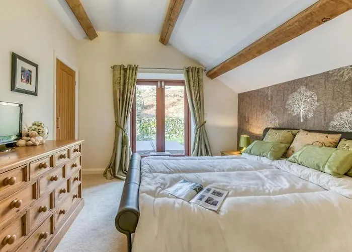 Carter Ground Barn, Broughton, District *